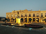 Plaza de España. Monumento a Ríos Rosas - Restaurante Pedro Romero - Ronda